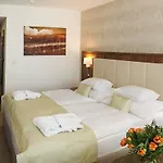 Ensana Esplanade 4* Pöstyén