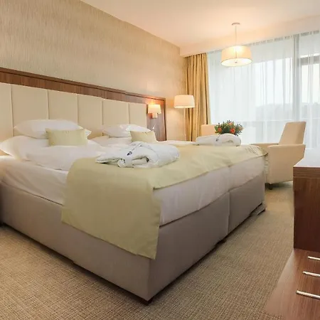 Hotel Ensana Esplanade 4*