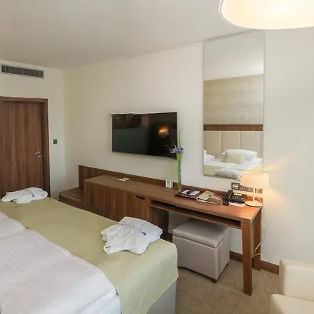 Ensana Esplanade Hotel Piest'any