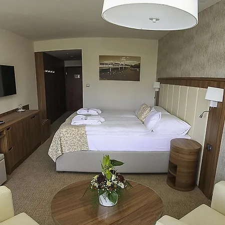 Ensana Esplanade 4* Пьештяни