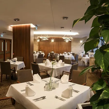 Отель Ensana Esplanade