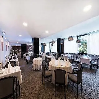 מלון Ensana Esplanade 4*