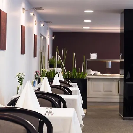 Отель Ensana Esplanade 4*