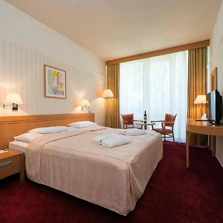 Ensana Esplanade Отель 4*