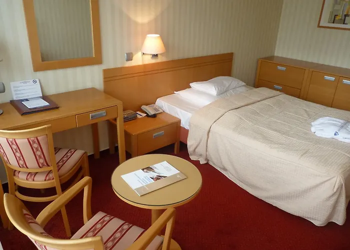 Ensana Esplanade Пьештяни